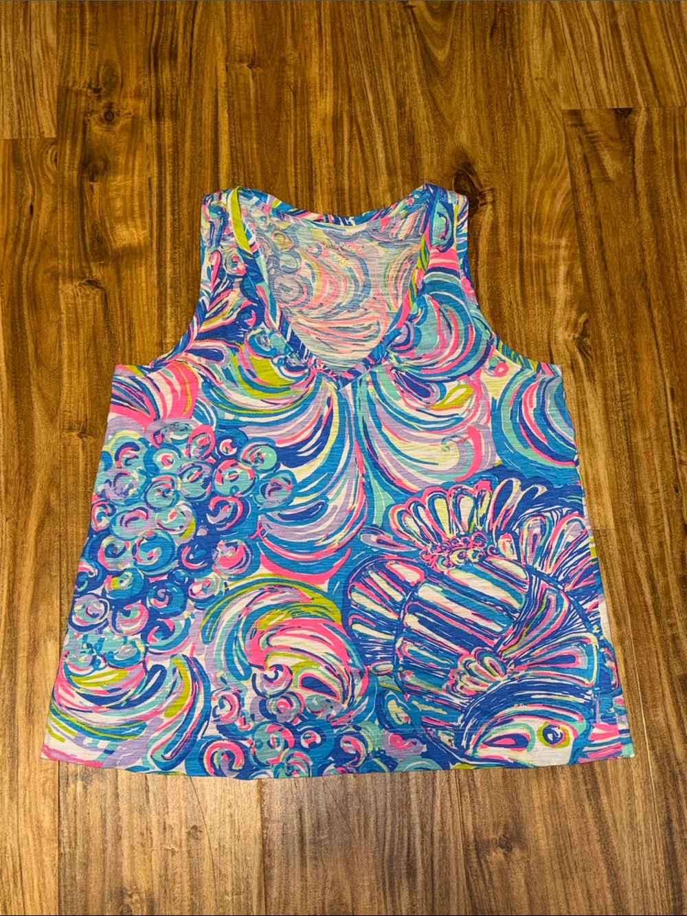 Lilly Pulitzer women medium tank top shirt Gillty Pleasure pink white blue swirl